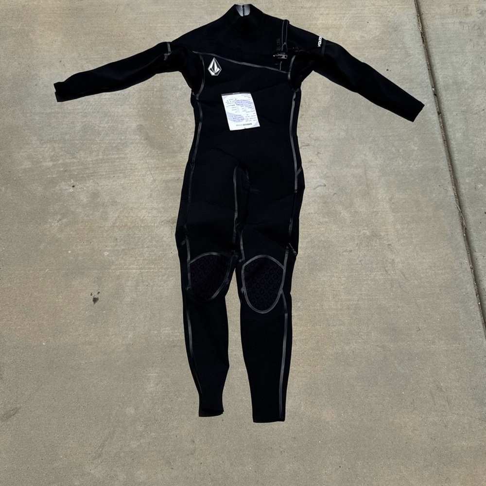 Men’s 3/2 Volcom wetsuit brand new